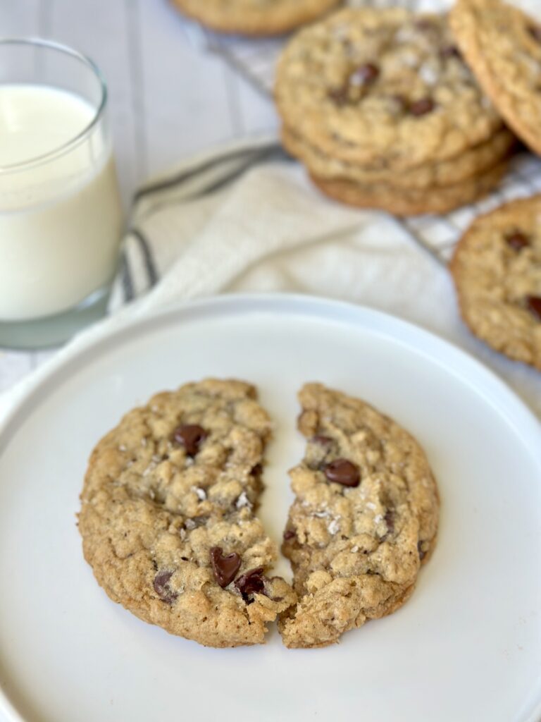 cookies and fresh milk