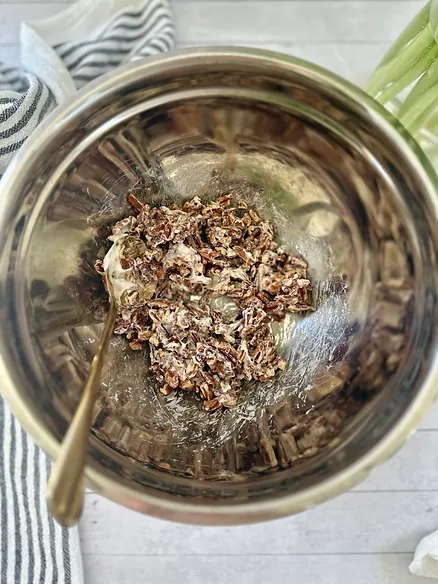 Mix pecans with discard