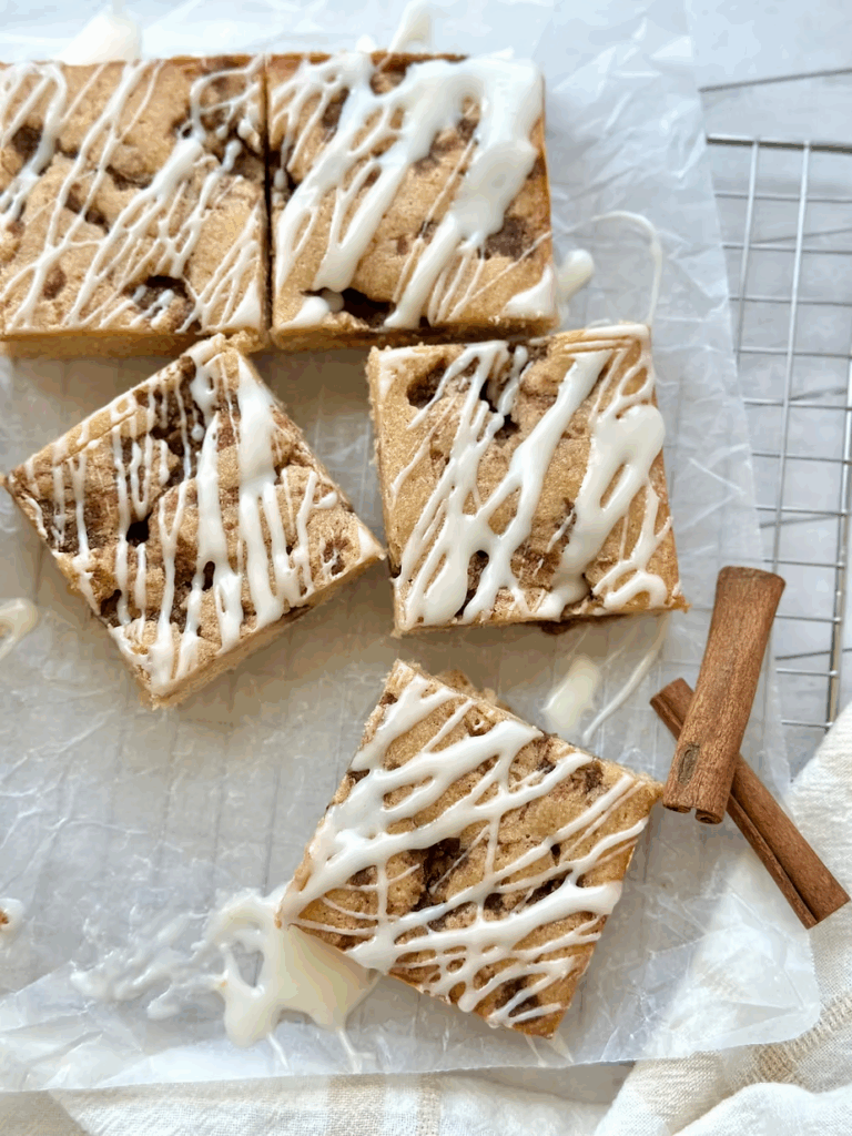 Sourdough Cinnamon Roll Blondies