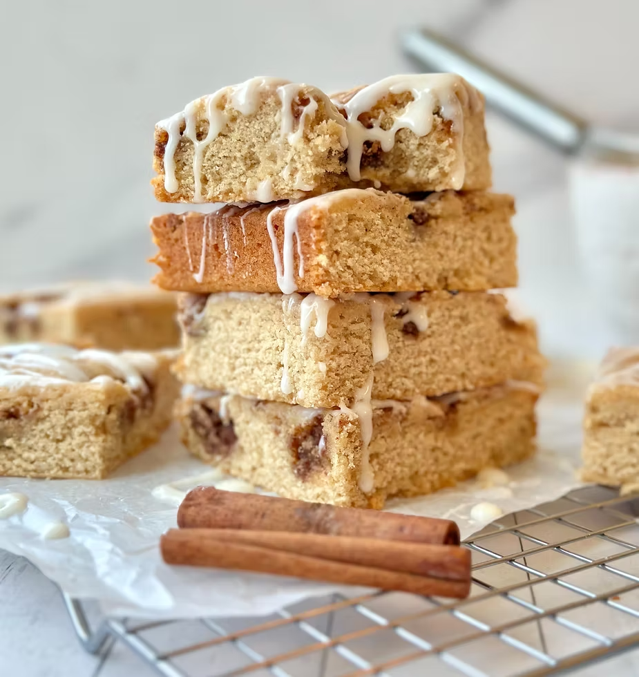 Sourdough Cinnamon Roll Blondies