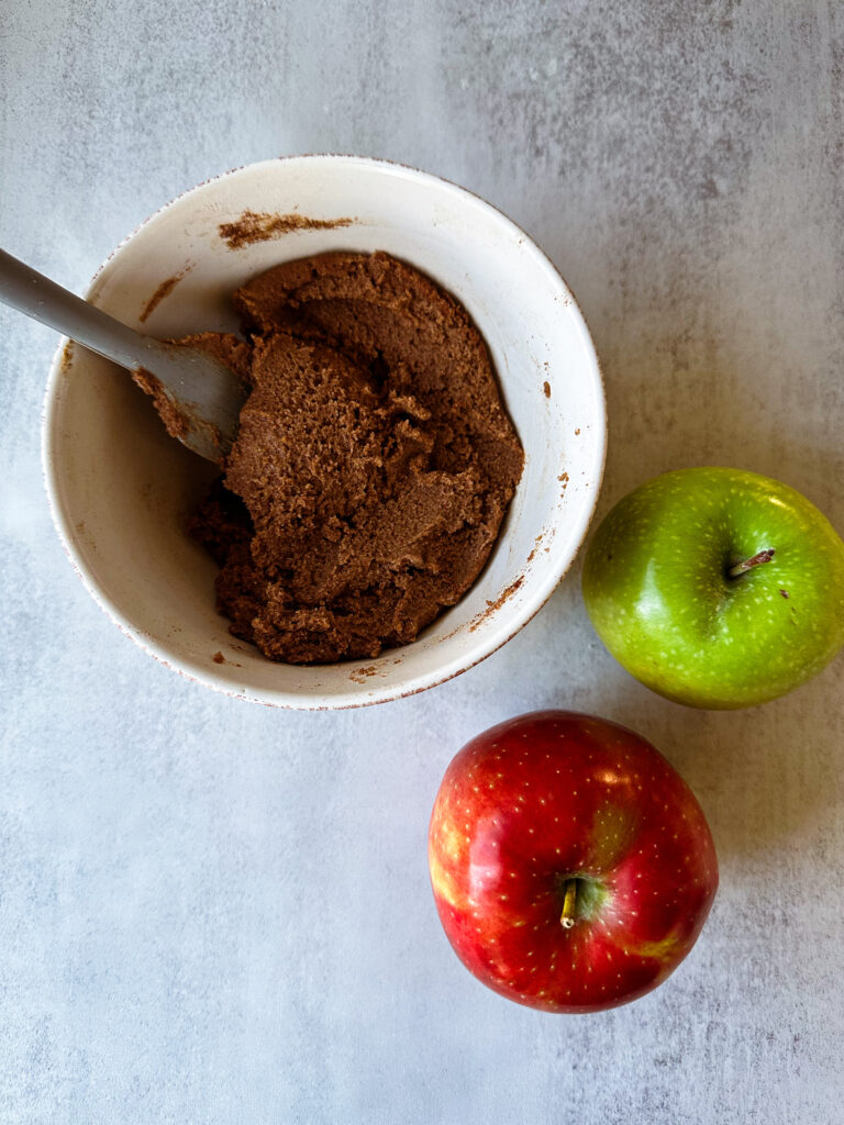 Prepare cinnamon sugar paste for filling. 