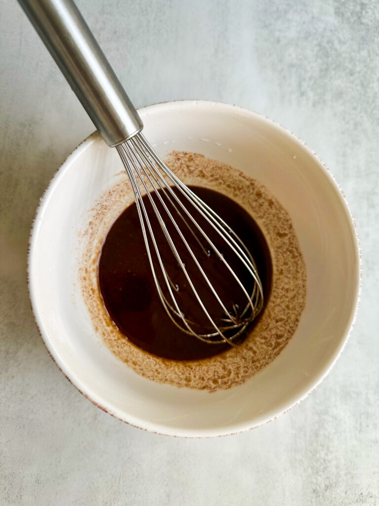 Make a cinnamon sugar filling