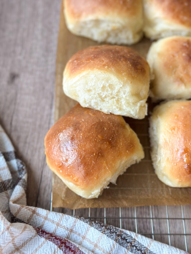 Easy Sourdough Dinner Rolls