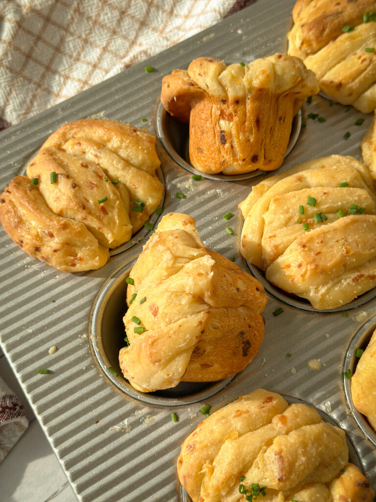 Sourdough French Onion Pull-Apart Rolls