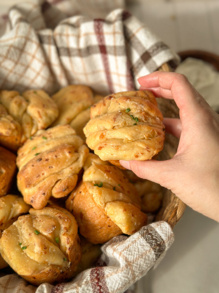 Sourdough French Onion Pull-Apart Rolls