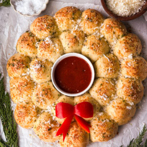 Sourdough Discard Pull-Apart Garlic Roll Wreath