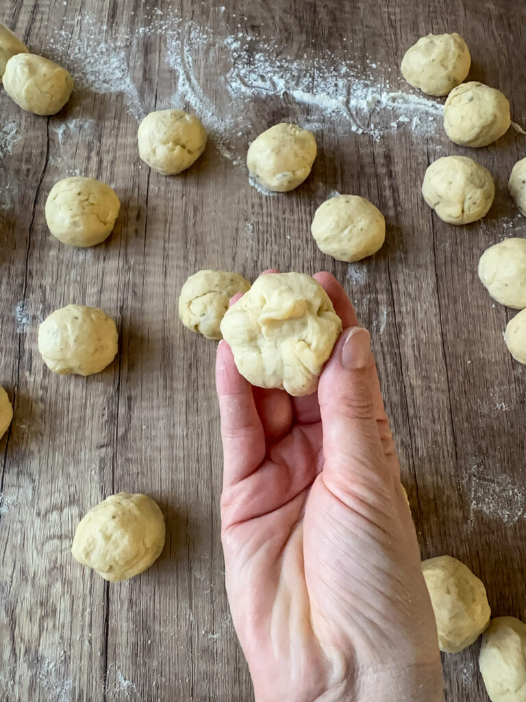 Pinch the seams shut over the cheese